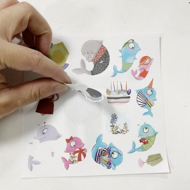 China Supplier Vinyl Die Cut Sticker Printing Custom Sticker Logo Print Cute Cartoon Label